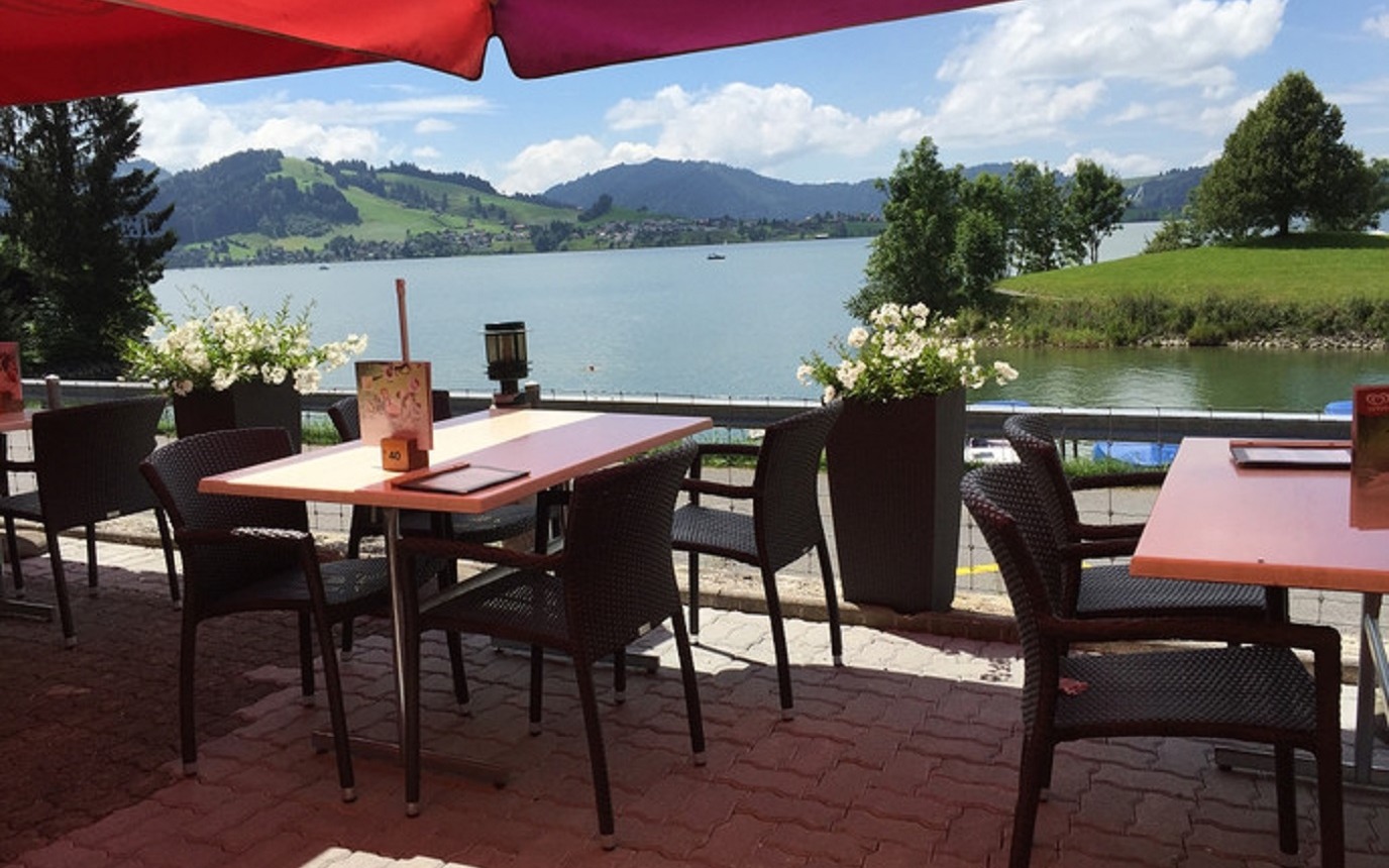 Gruene Aff – image